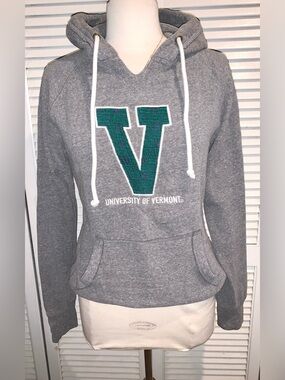 University of Vermont Pull over gray/green hoodie women’s thumb holes Medium